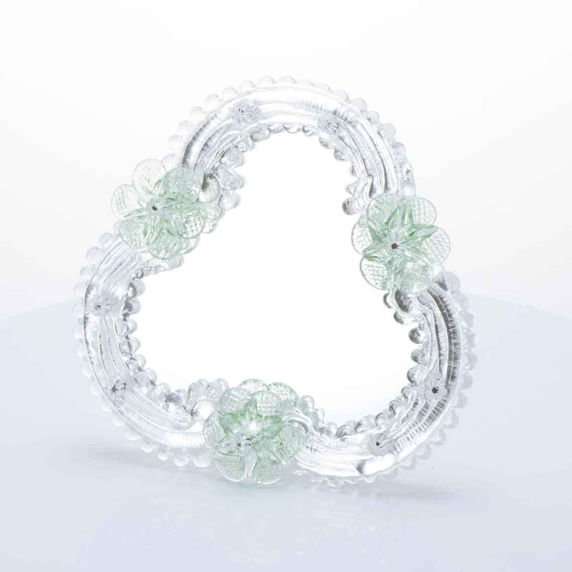 Piccolo specchio artigianale da tavolo "Camelia" con riflessi Argento e dettagli floreali di colore verde