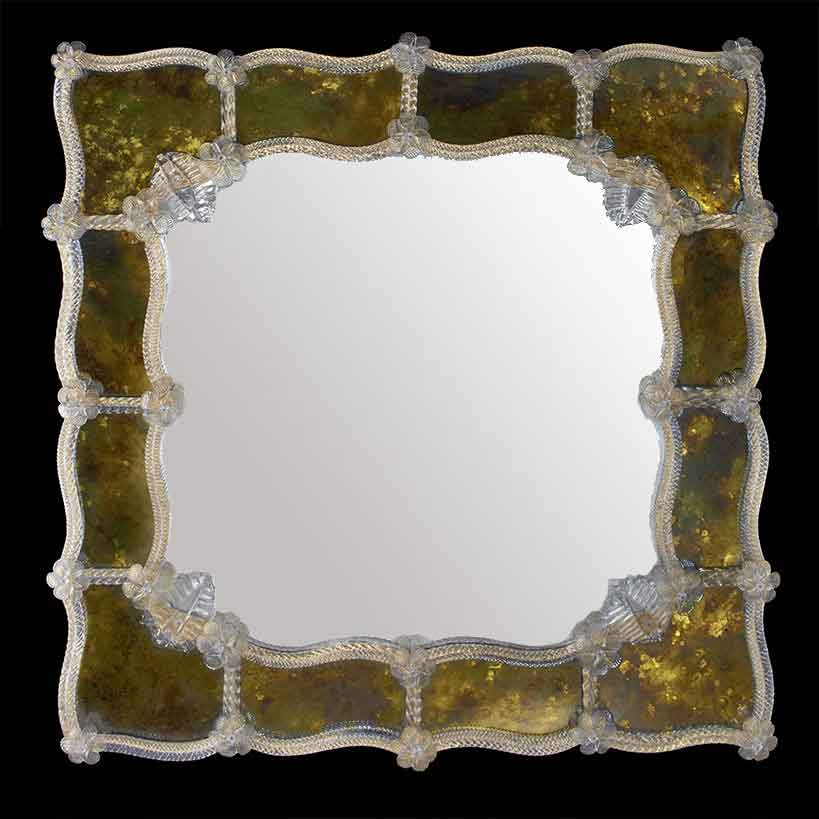 specchio veneziano quadrato con canne a torsè, fiori e foglie in vetro di murano cristallo su fasce laterali sfumate in colorazione oro