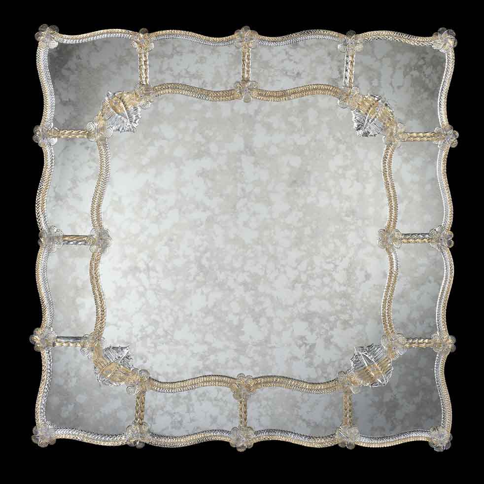 specchio veneziano quadrato con lastra anticata, canne a torsè, fiori e foglie in vetro di murano cristallo su fasce laterali sfumate in colorazione argento