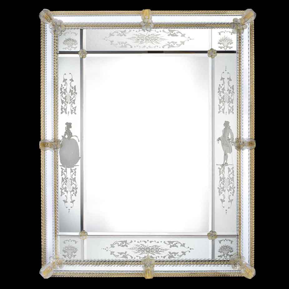 specchio veneziano rettangolare con dama e cavaliere incisi a mano sulle fasce laterali, fiori, foglie e canne lavorate in vetro di murano di colore oro/cristallo su fondo argento