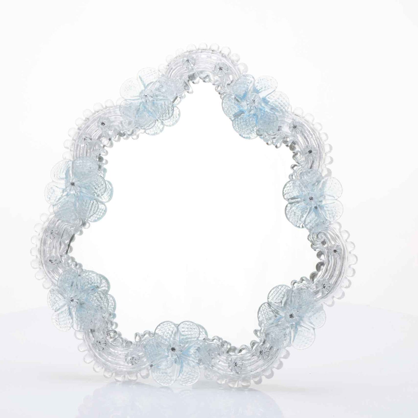 Elegante specchio artigianale da tavolo "Rosa" con riflessi Argento e dettagli floreali di colore azzurro