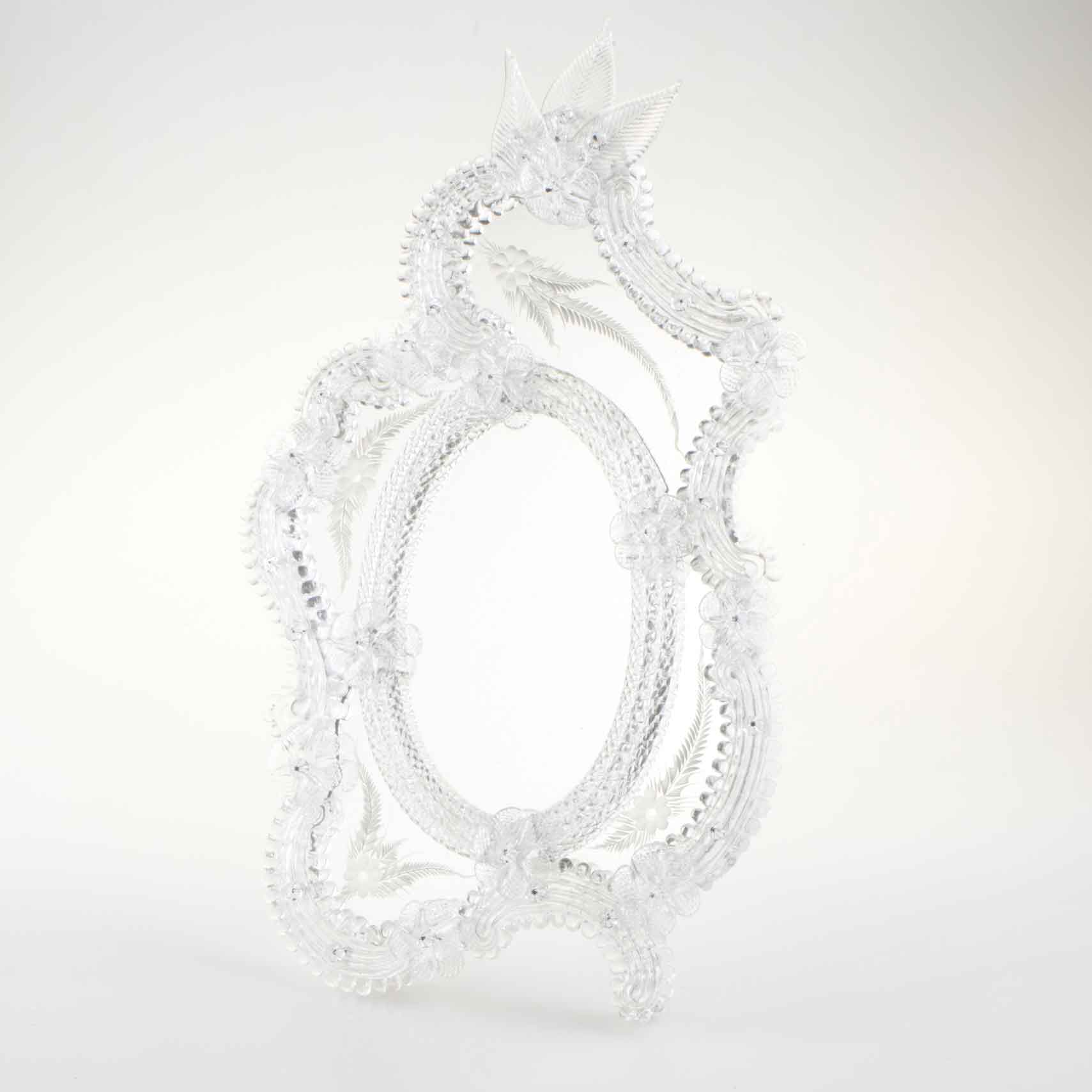 Elegante specchio artigianale da tavolo "Ibisco" con riflessi Argento e dettagli floreali in Cristallo