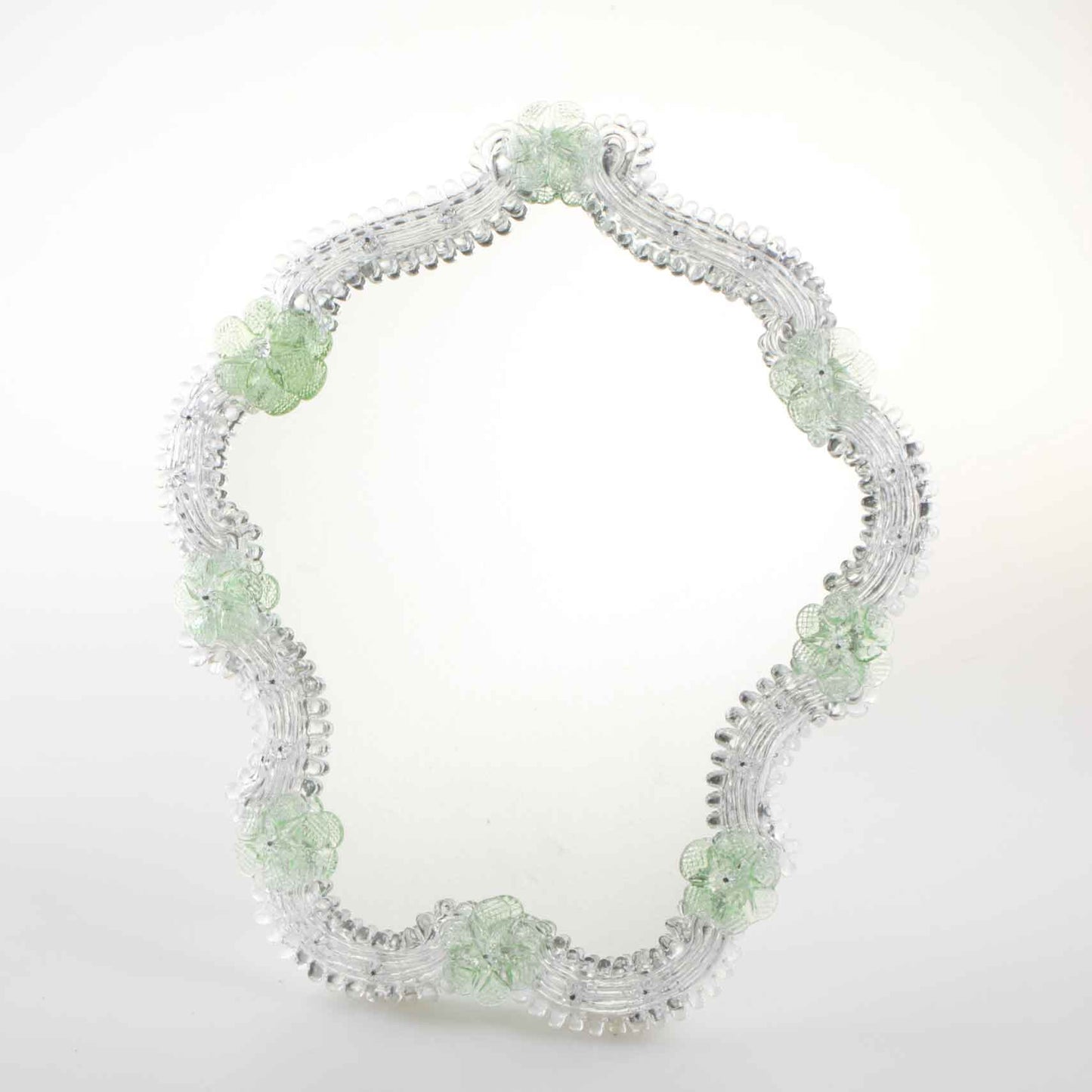 Elegante specchio artigianale da tavolo "Loto" con riflessi Argento e dettagli floreali di colore verde