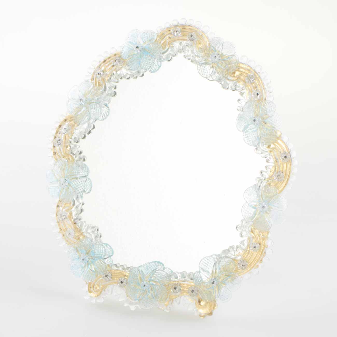 Elegante specchio artigianale da tavolo "Narciso" con riflessi Oro e dettagli floreali di colore azzurro