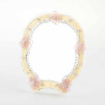 Load image into Gallery viewer, Elegante specchio artigianale da tavolo &quot;Ortensia&quot; con riflessi Oro e dettagli floreali di colore rosa
