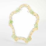 Load image into Gallery viewer, Elegante specchio artigianale da tavolo &quot;Petunia&quot; con riflessi Oro e dettagli floreali di colore verde

