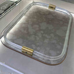 Load image into Gallery viewer, Visione del vassoio adagiato su tavolo in vetro

