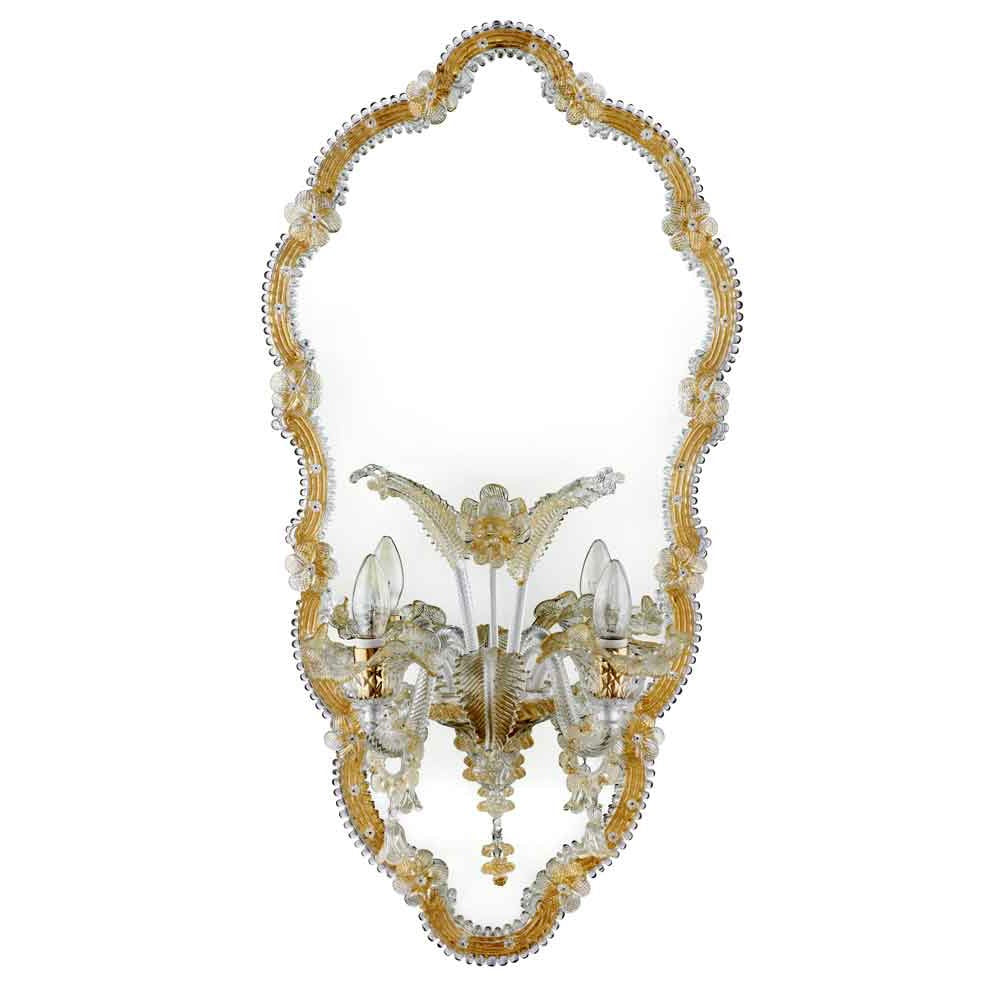 specchio veneziano classico da parete con luci ed elementi decorativi in vetro di murano di colore cristallo su fondo oro